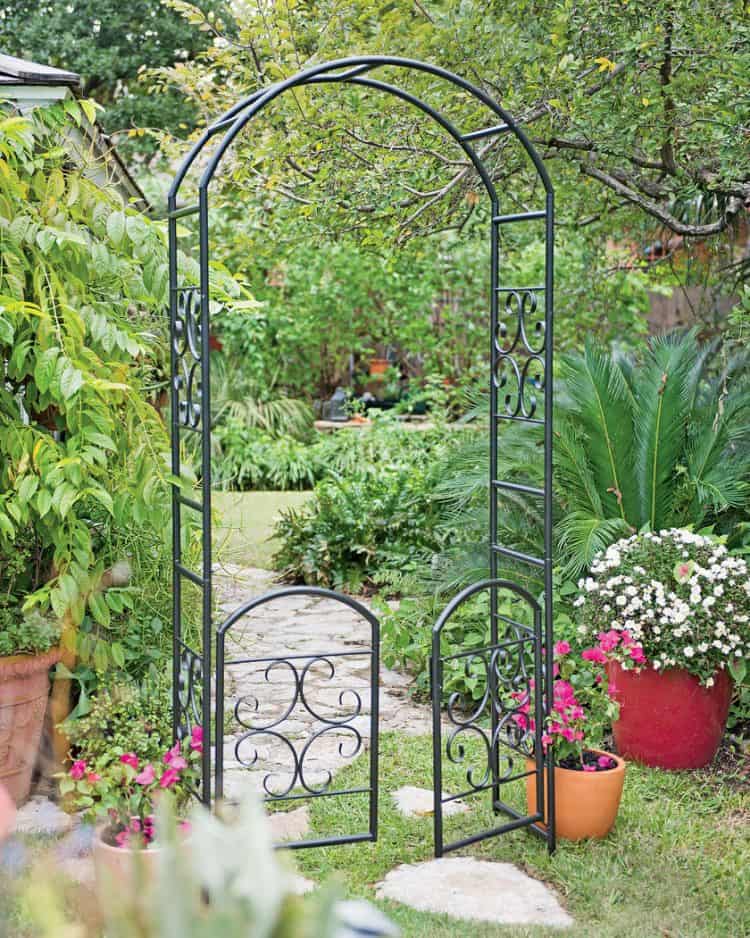 Laurel metal arbor with gate